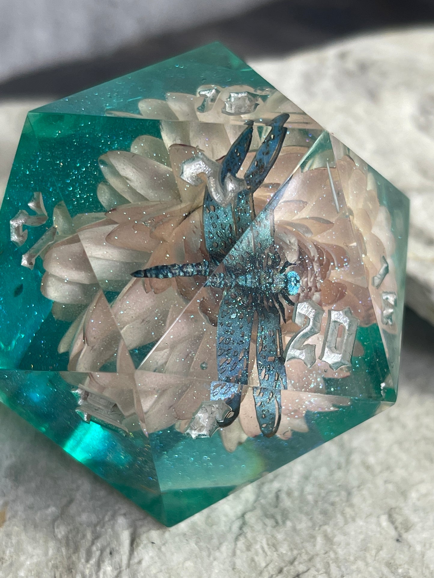 Dragonly on the Pond D20 50 mm dice chonk