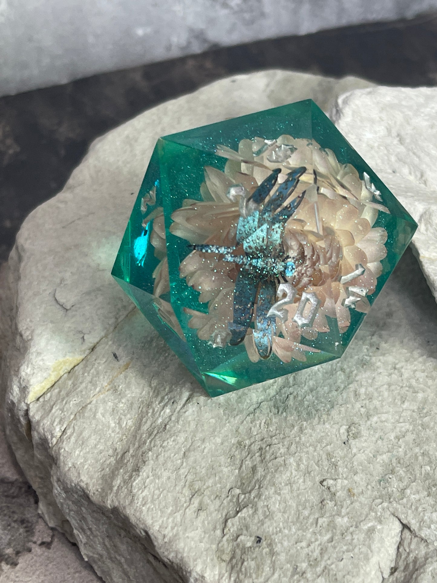 Dragonly on the Pond D20 50 mm dice chonk