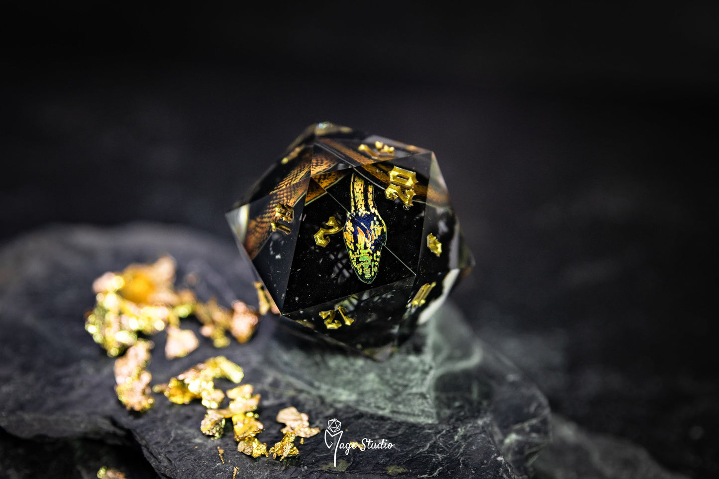 Golden Snake D20 50mm die chonk