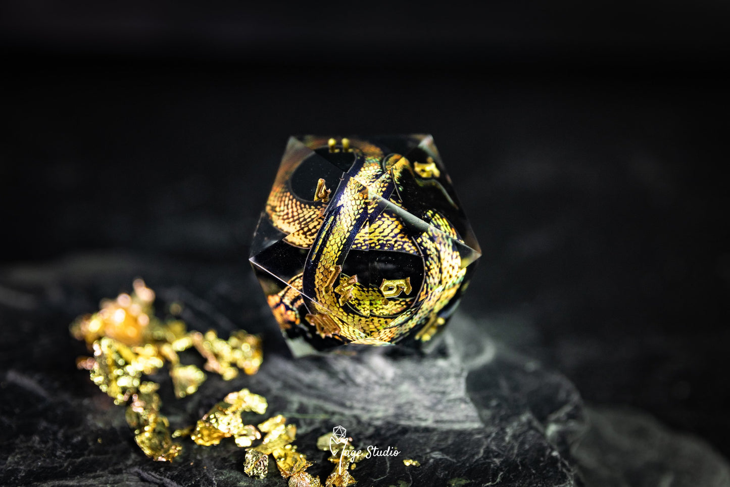 Golden Snake D20 50mm die chonk