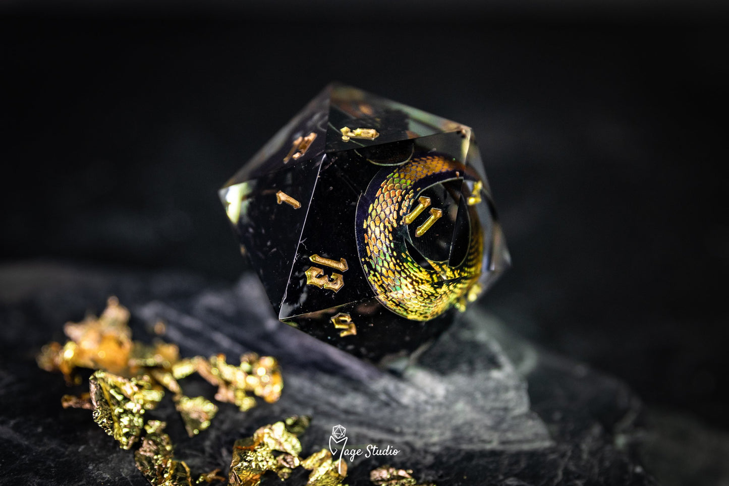 Golden Snake D20 50mm die chonk