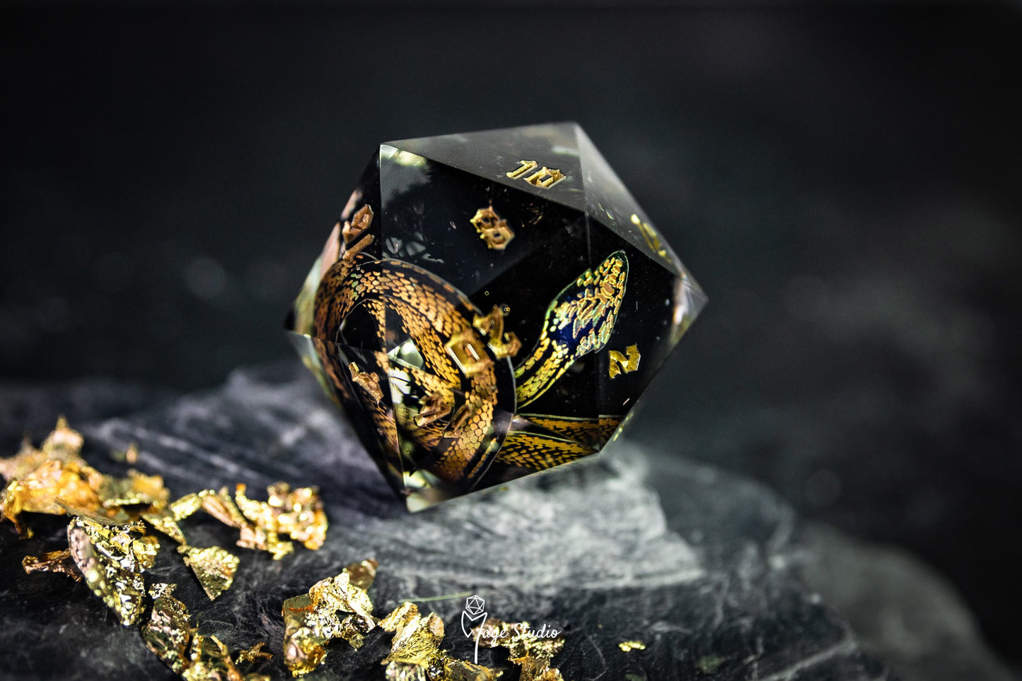 Golden Snake D20 50mm die chonk