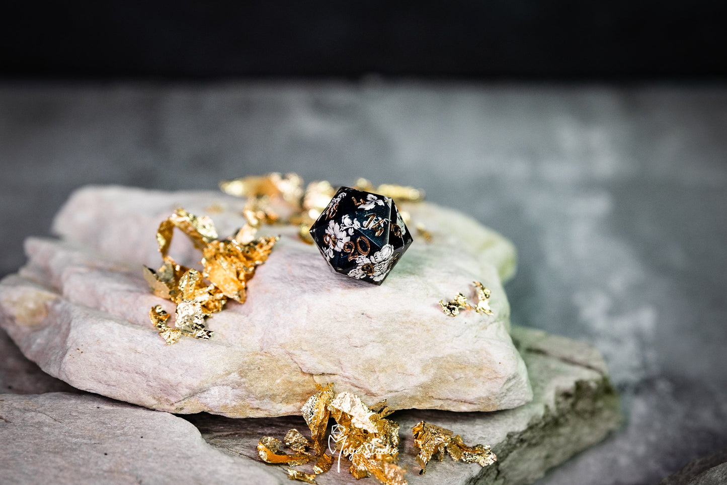 Rococo single D20 handmade resin dice