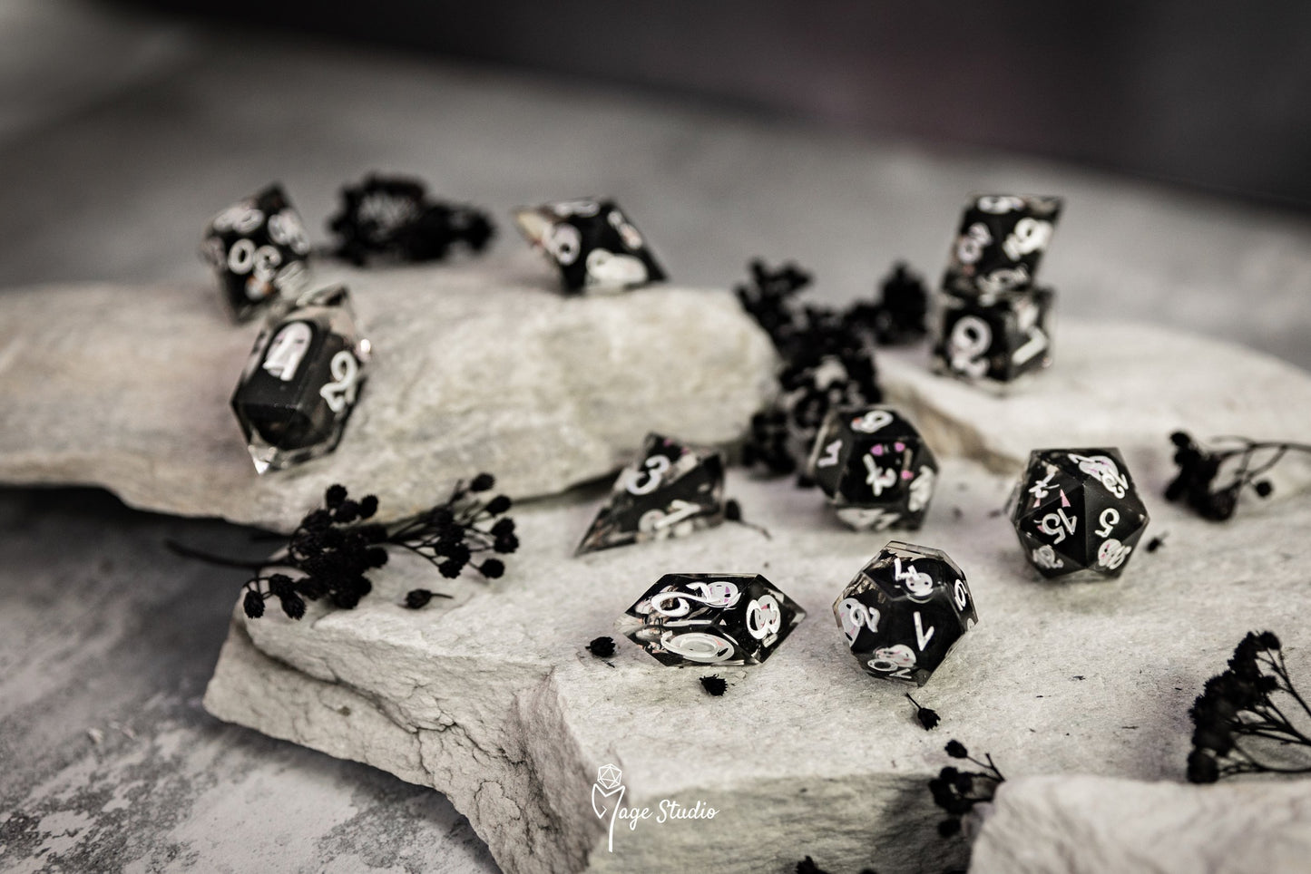 No Face dice set