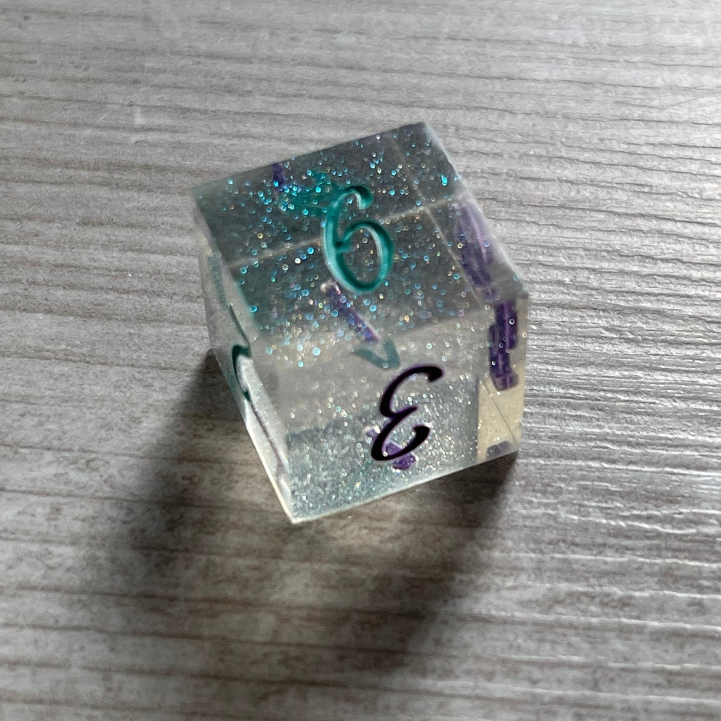 Vaporvawe - Handmade resin dice D6