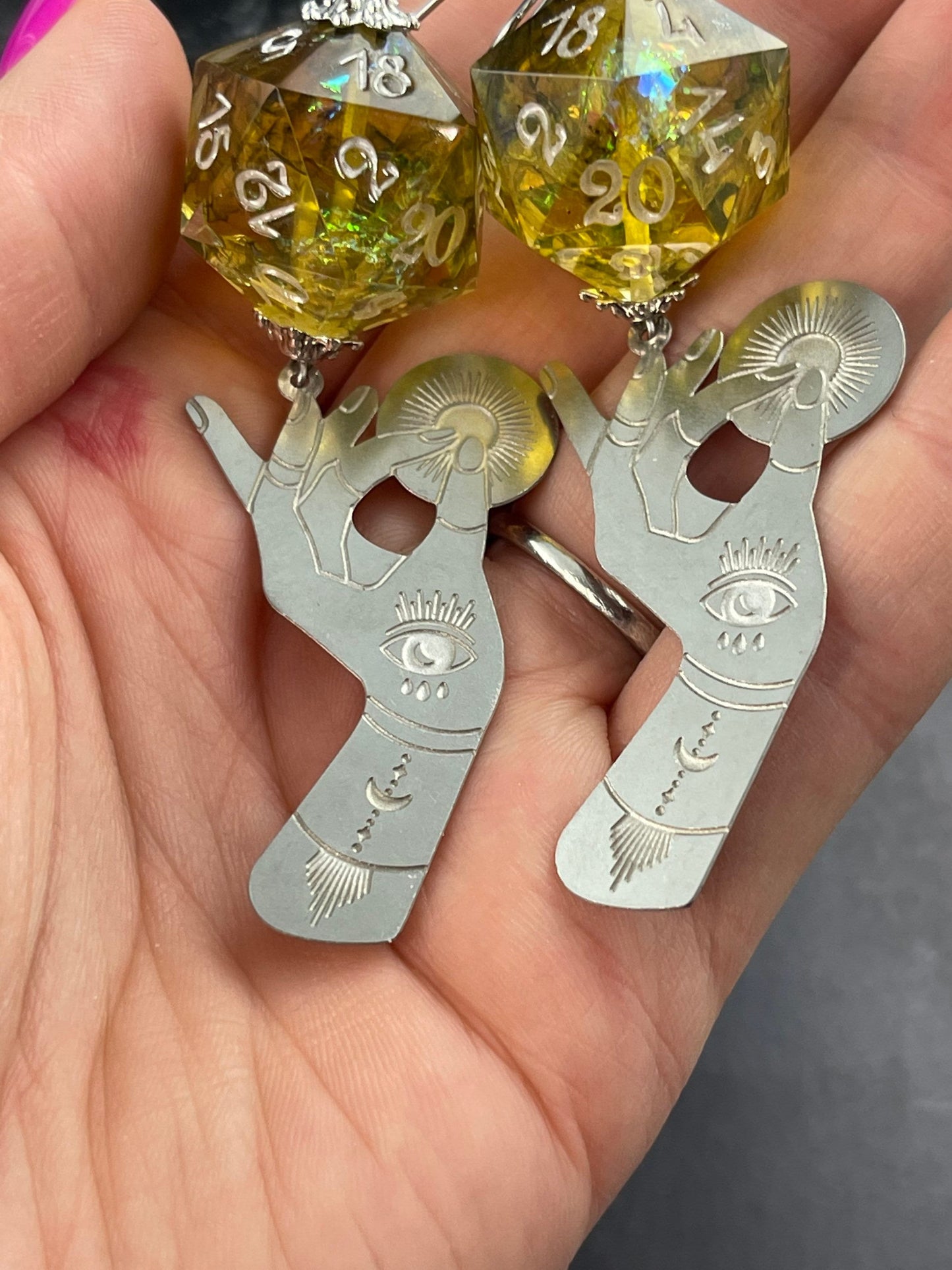 Blessing D20 earrings yellow