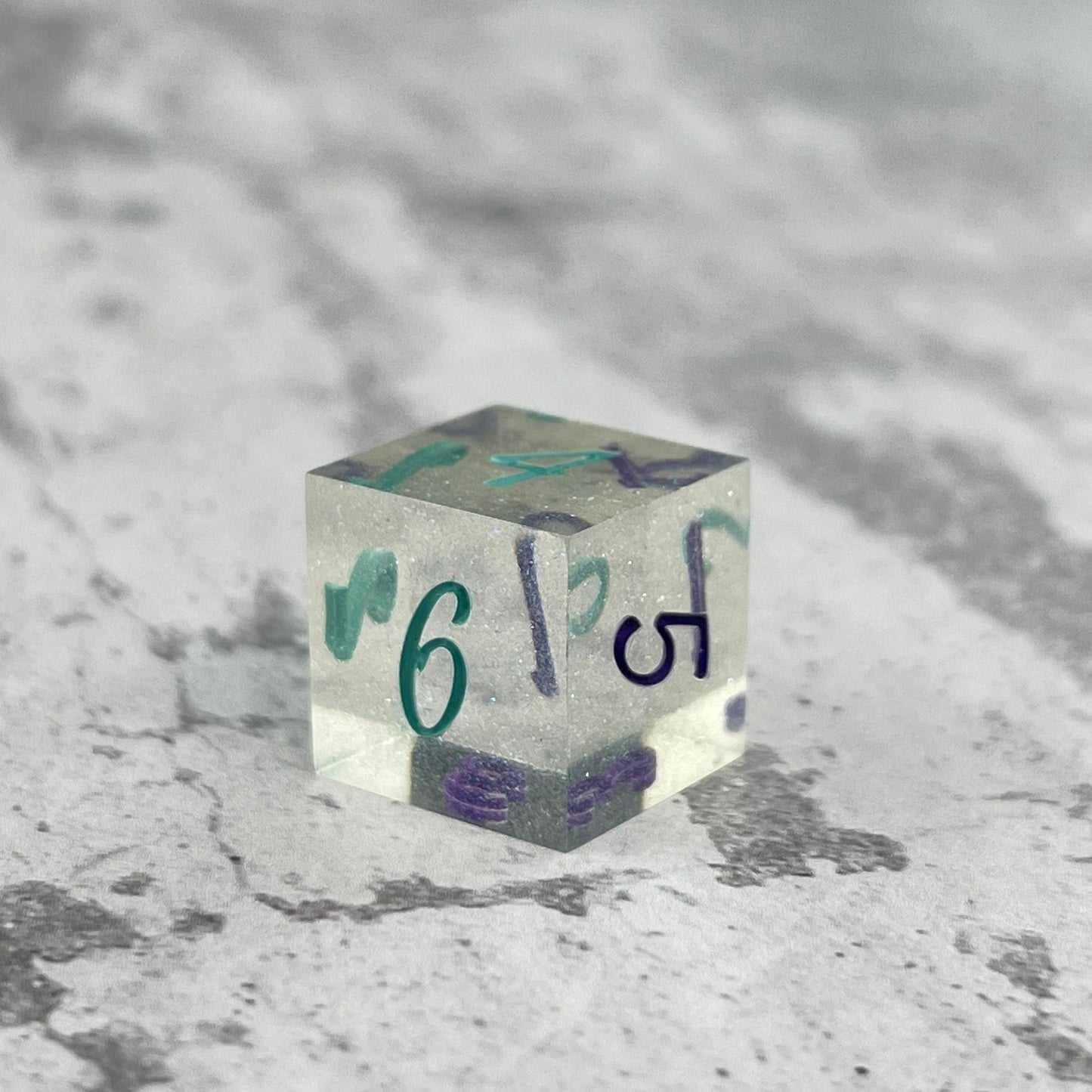 Vaporvawe - Handmade resin dice D6