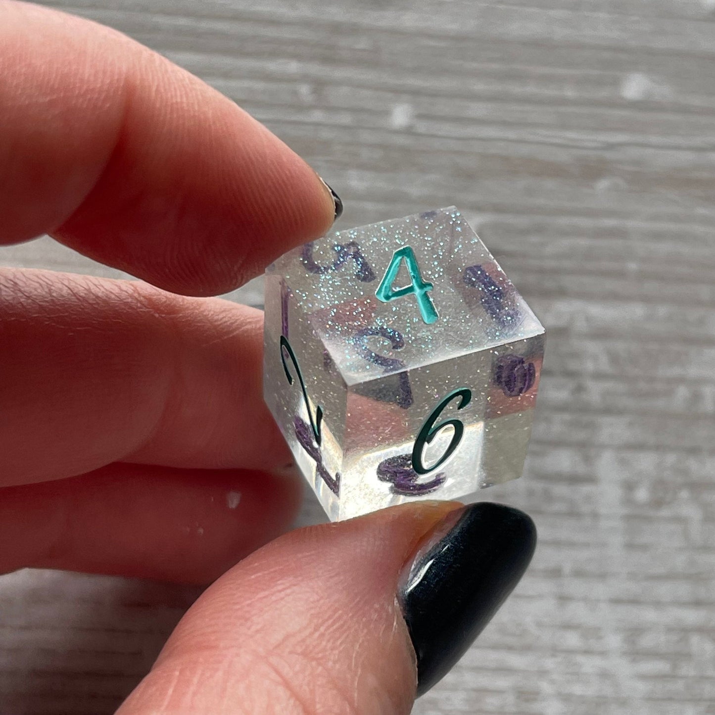 Vaporvawe - Handmade resin dice D6