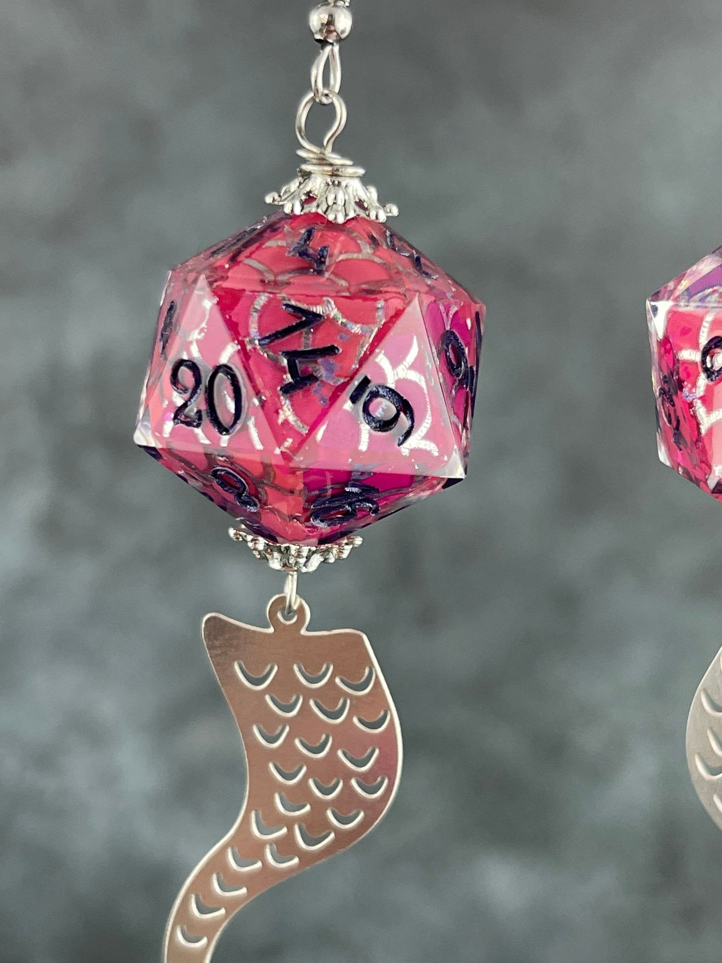 Mermaids D20 earrings pink