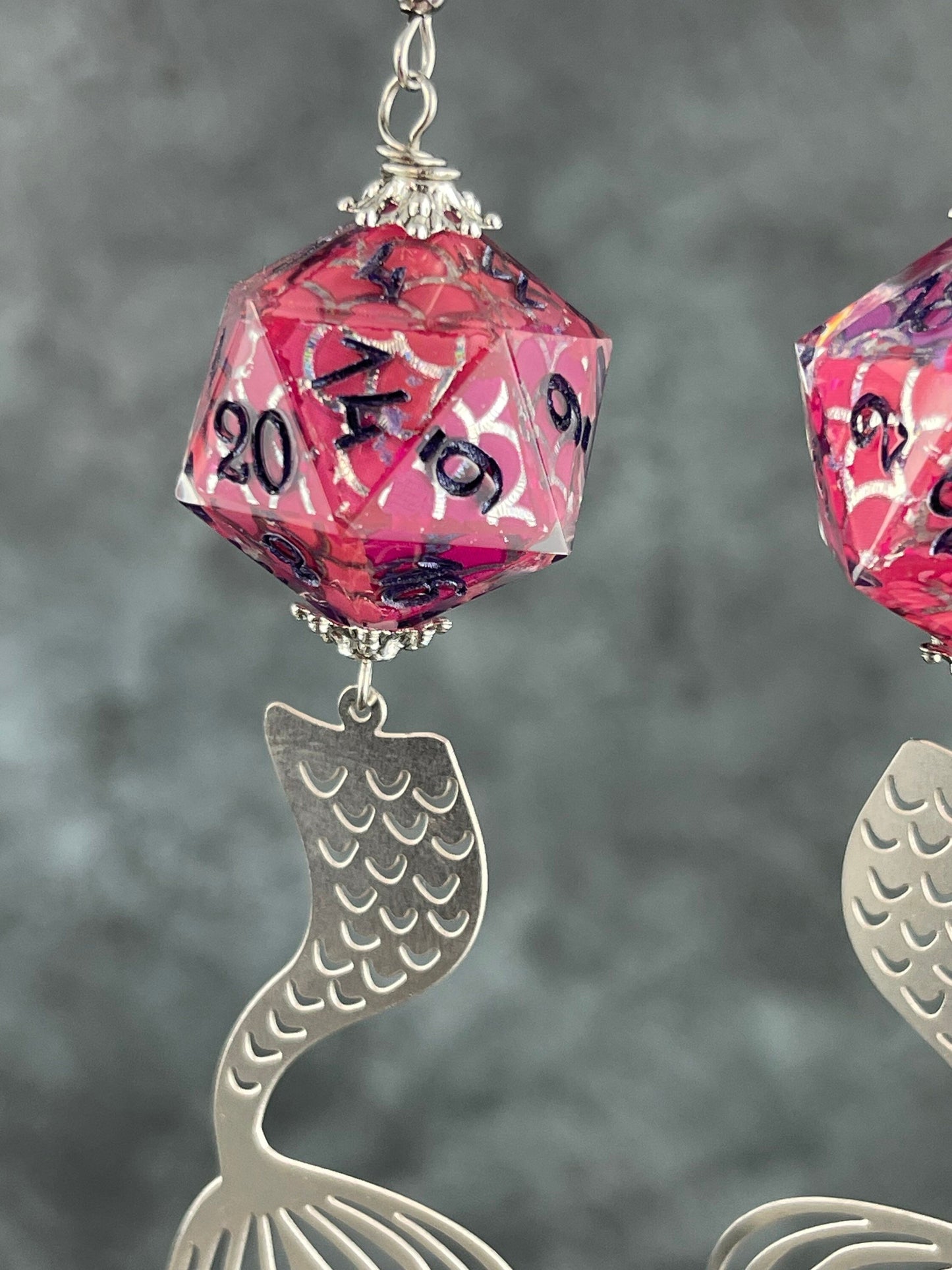 Mermaids D20 earrings pink