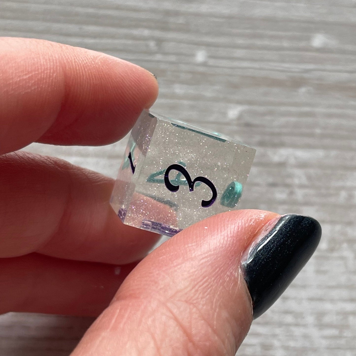 Vaporvawe - Handmade resin dice D6