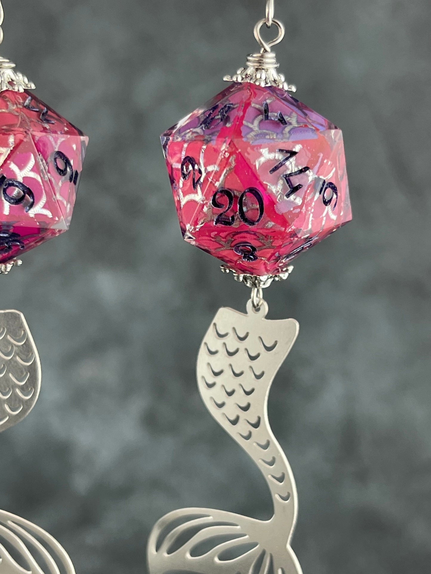 Mermaids D20 earrings pink