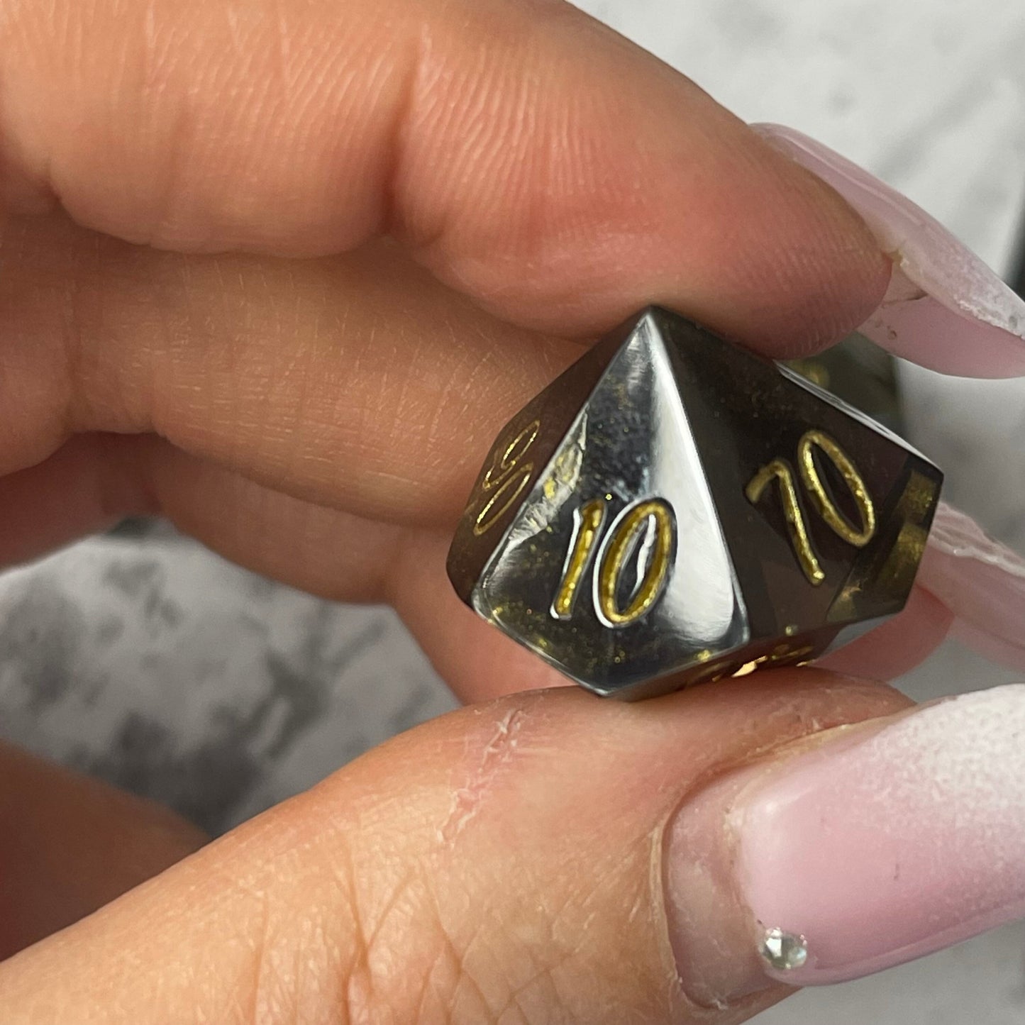 Mel Mederada- handmade resin Dice set 7pcs logo D20