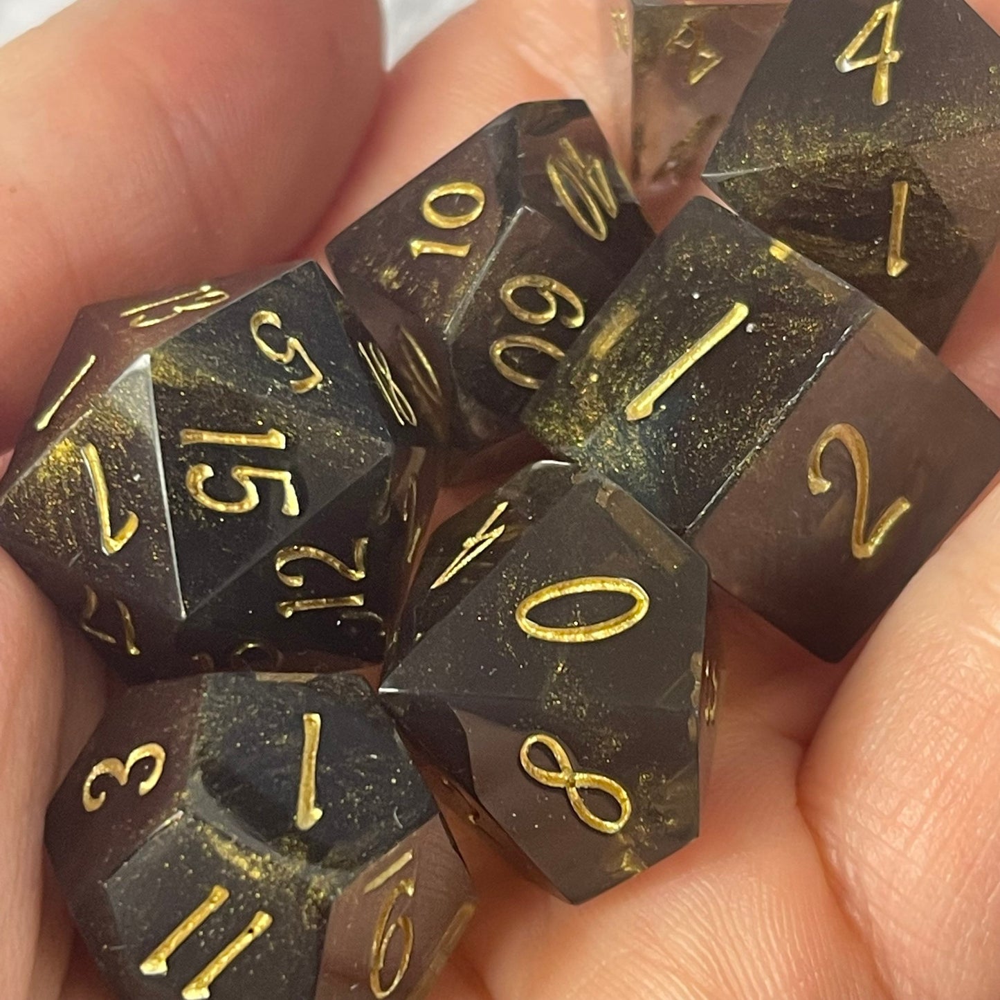 Mel Mederada- handmade resin Dice set 7pcs logo D20