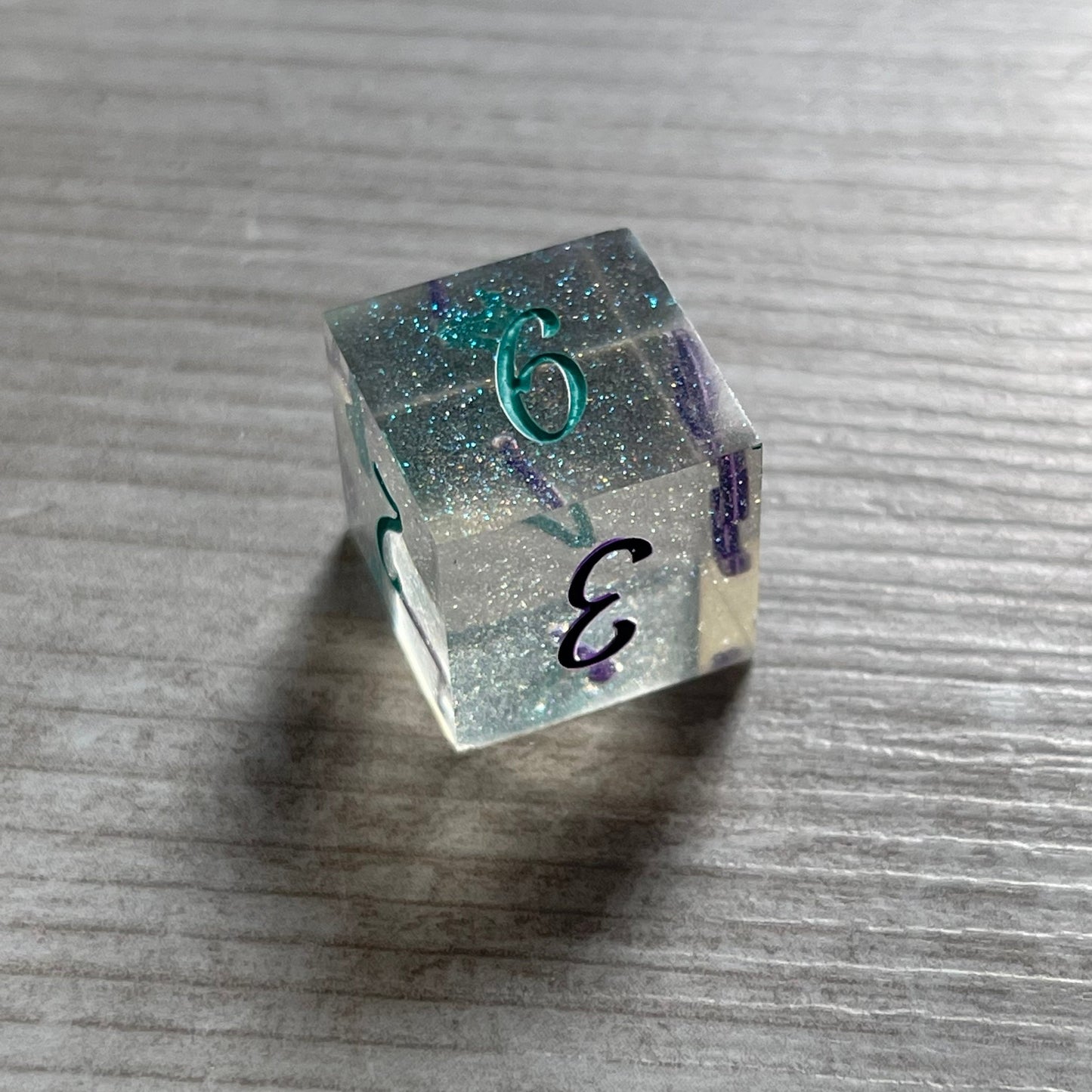 Vaporvawe - Handmade resin dice D6