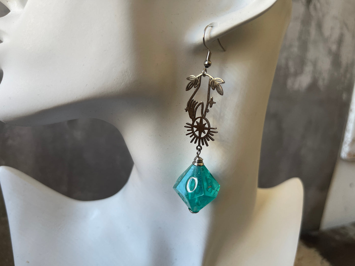Magic D10 Earrings (silver-teal)