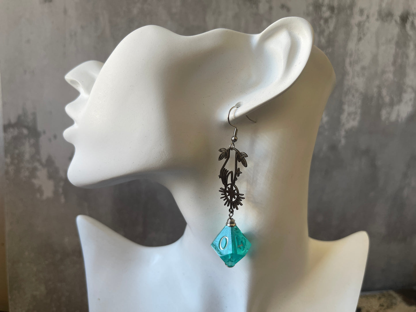 Magic D10 Earrings (silver-teal)