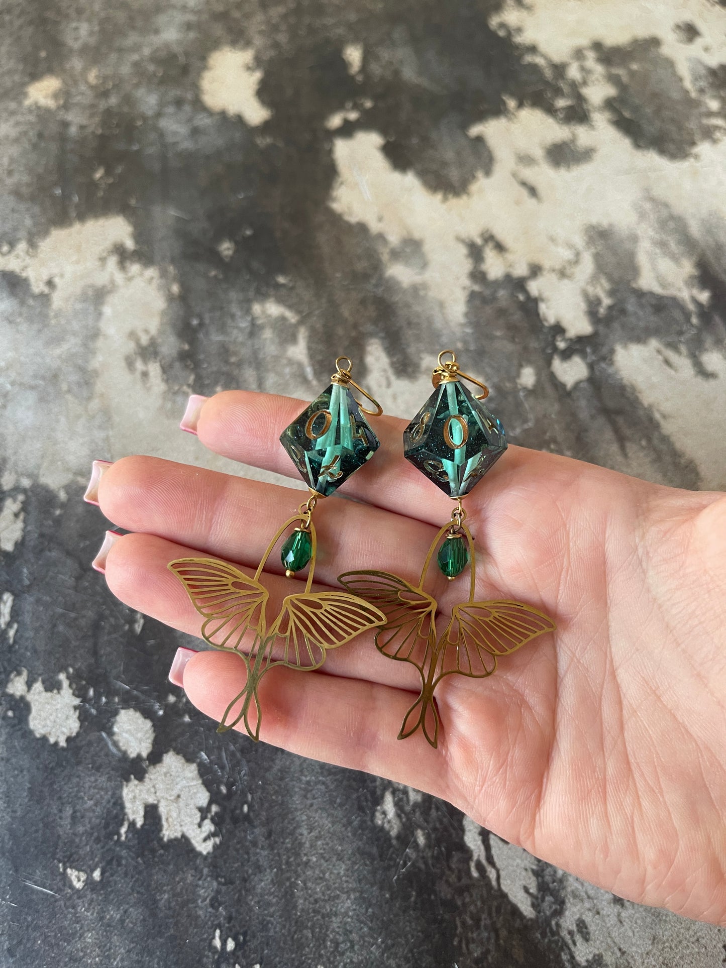 Luna Moth D10 Earrings (gold-teal)