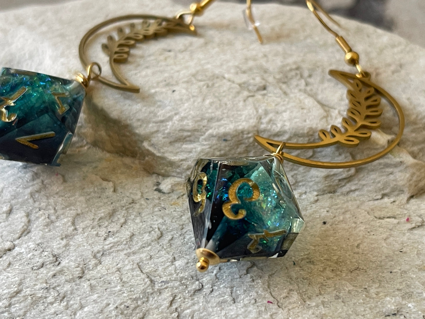Blooming Moon D10 dice Earrings (gold-green)
