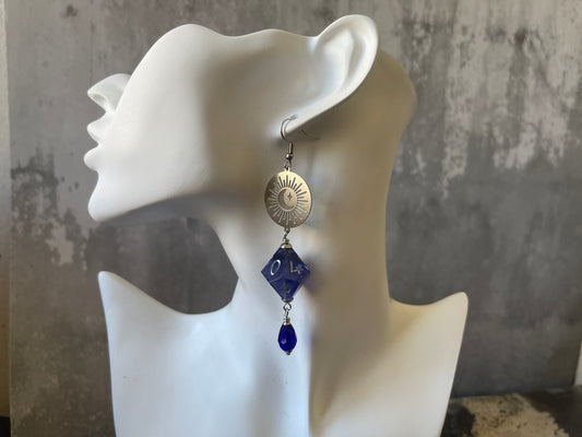 Solar Eclipse D10 earrings (purple)