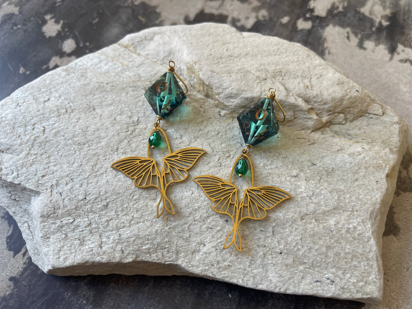 Luna Moth D10 Earrings (gold-teal)