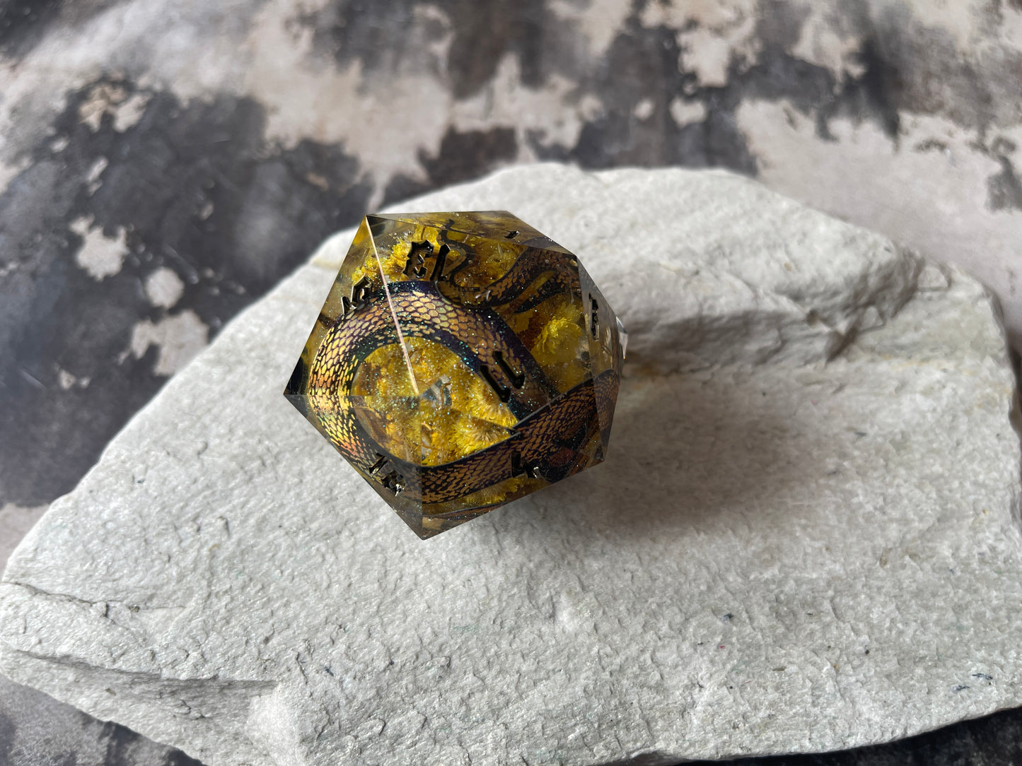 Golden Snake D20 chonk (yellow flowers)
