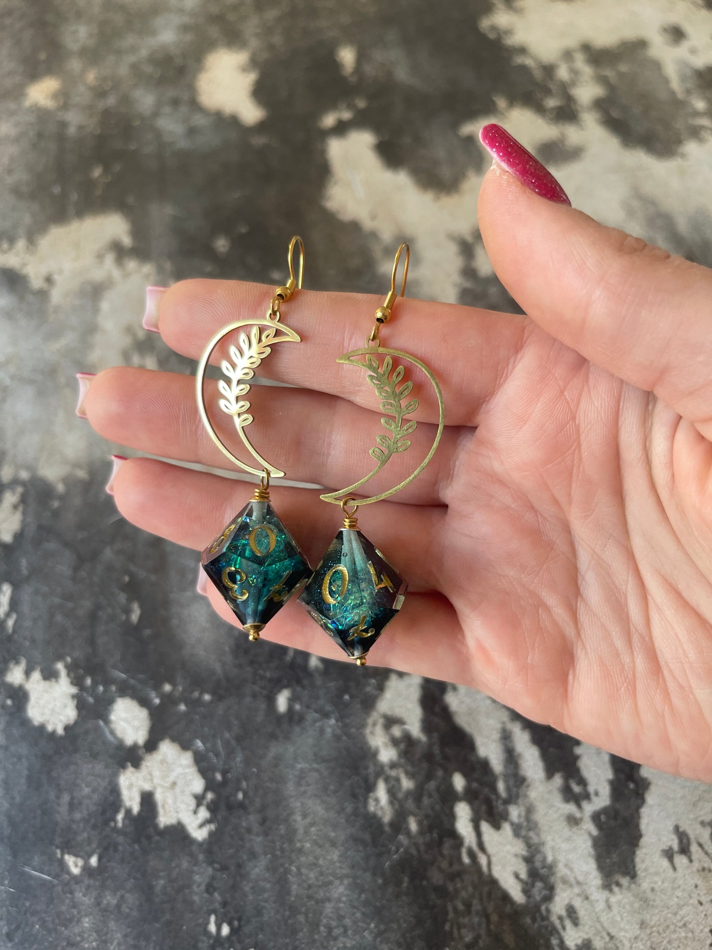 Blooming Moon D10 dice Earrings (gold-green)