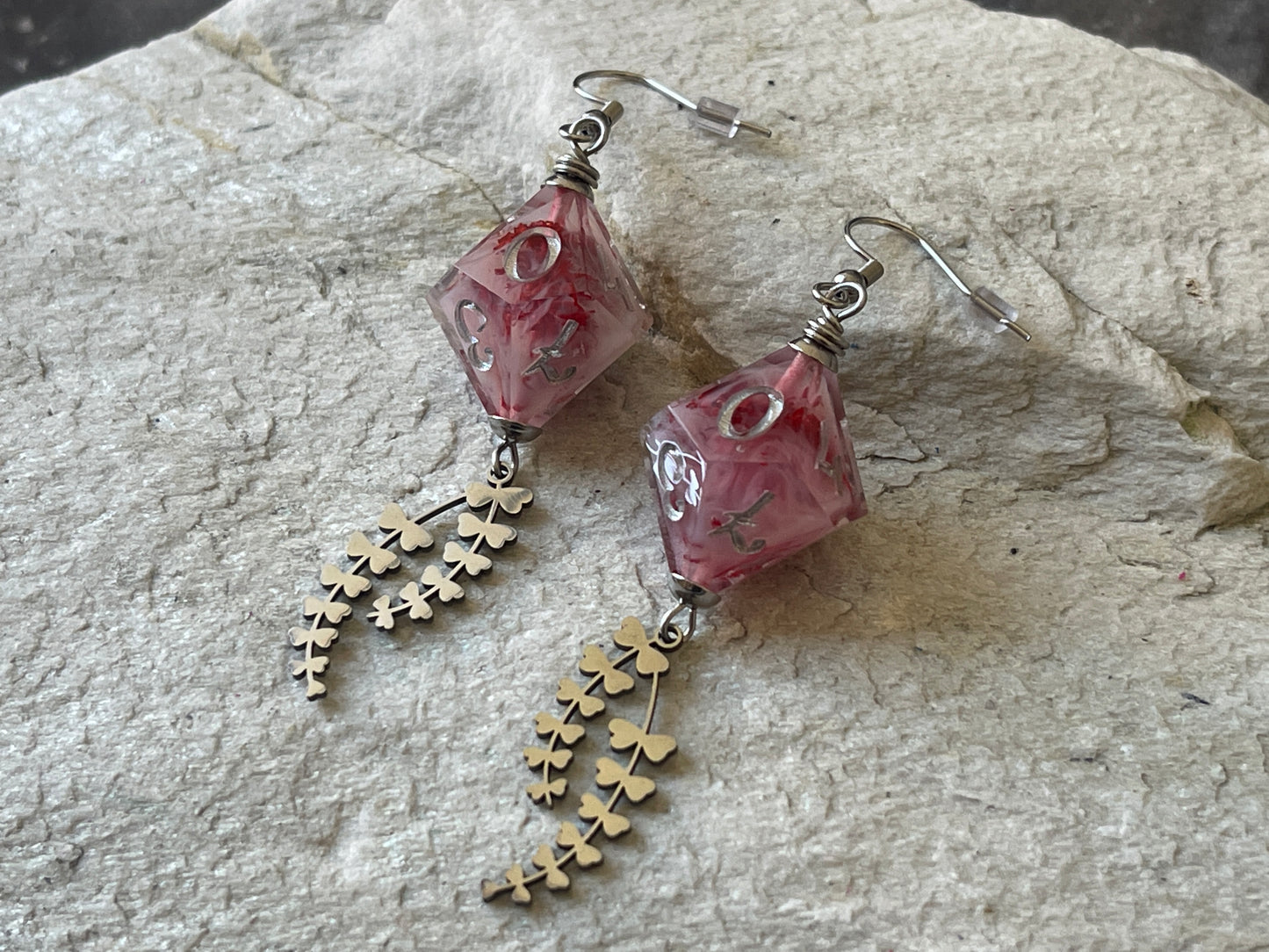 Misty Bloom D10 dice Earrings (silver- red and white)