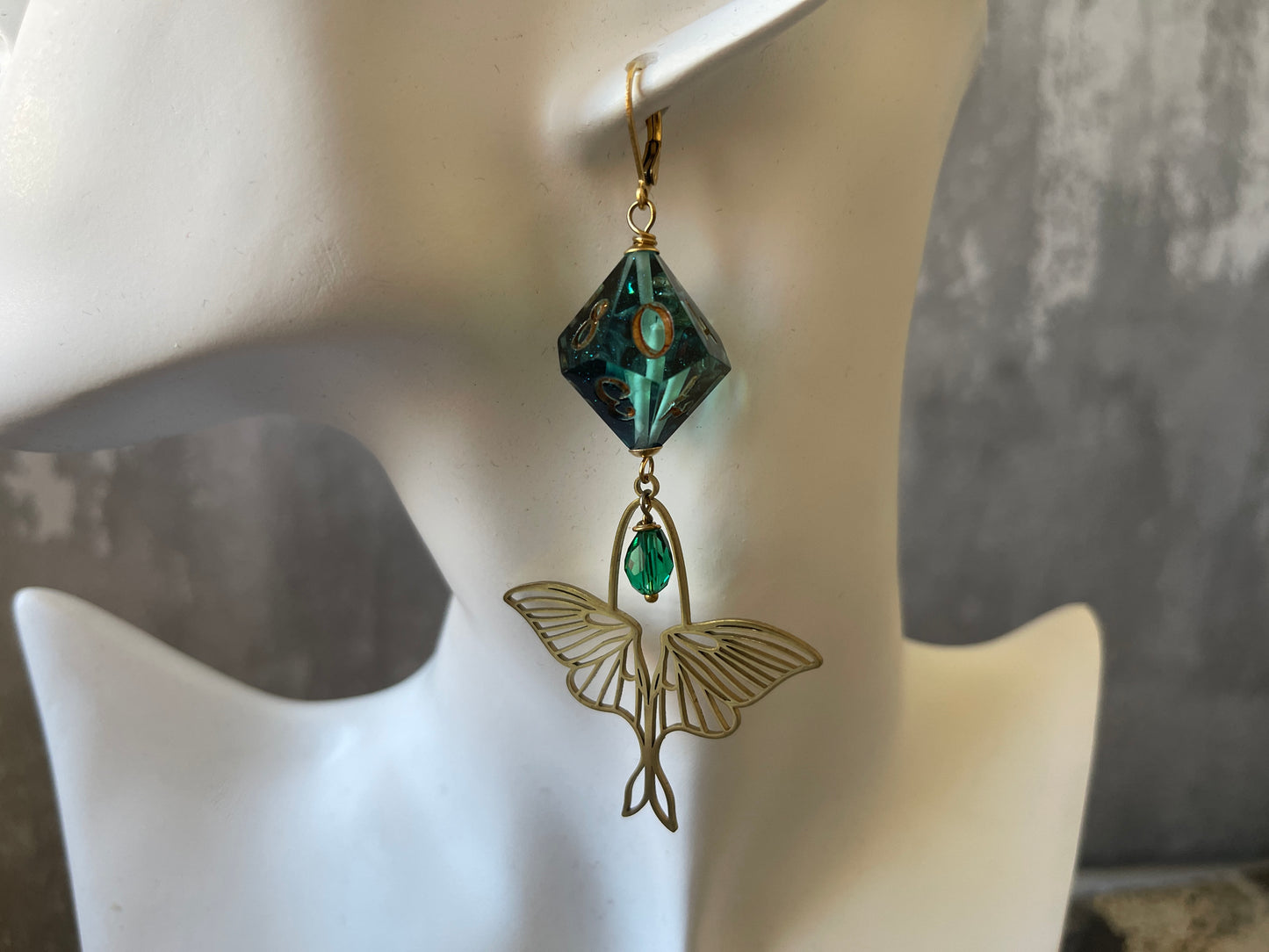 Luna Moth D10 Earrings (gold-teal)
