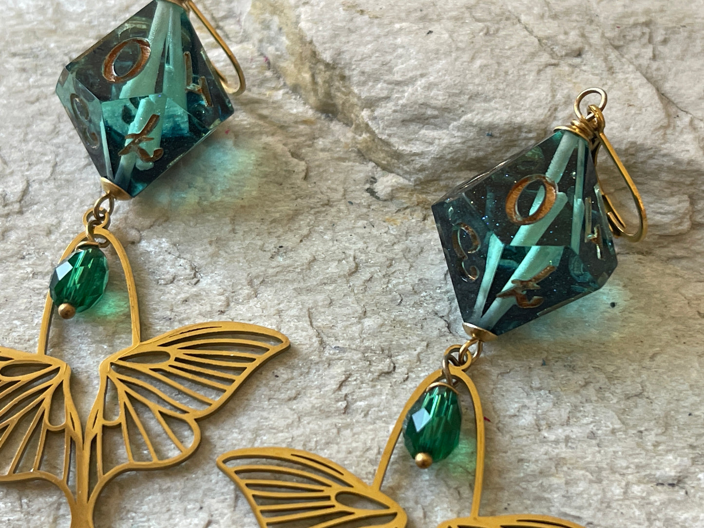 Luna Moth D10 Earrings (gold-teal)