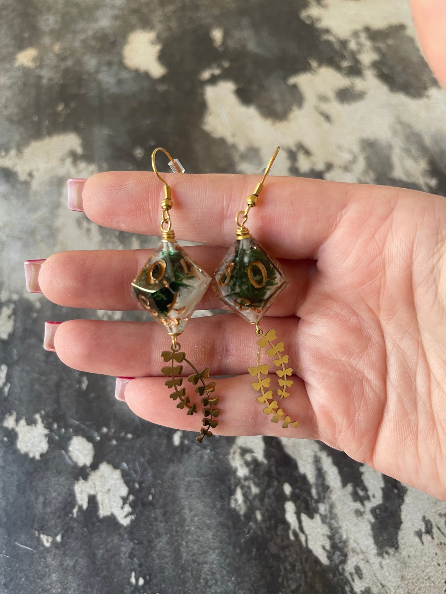 Misty Bloom D10 Earrings (gold-green and white)