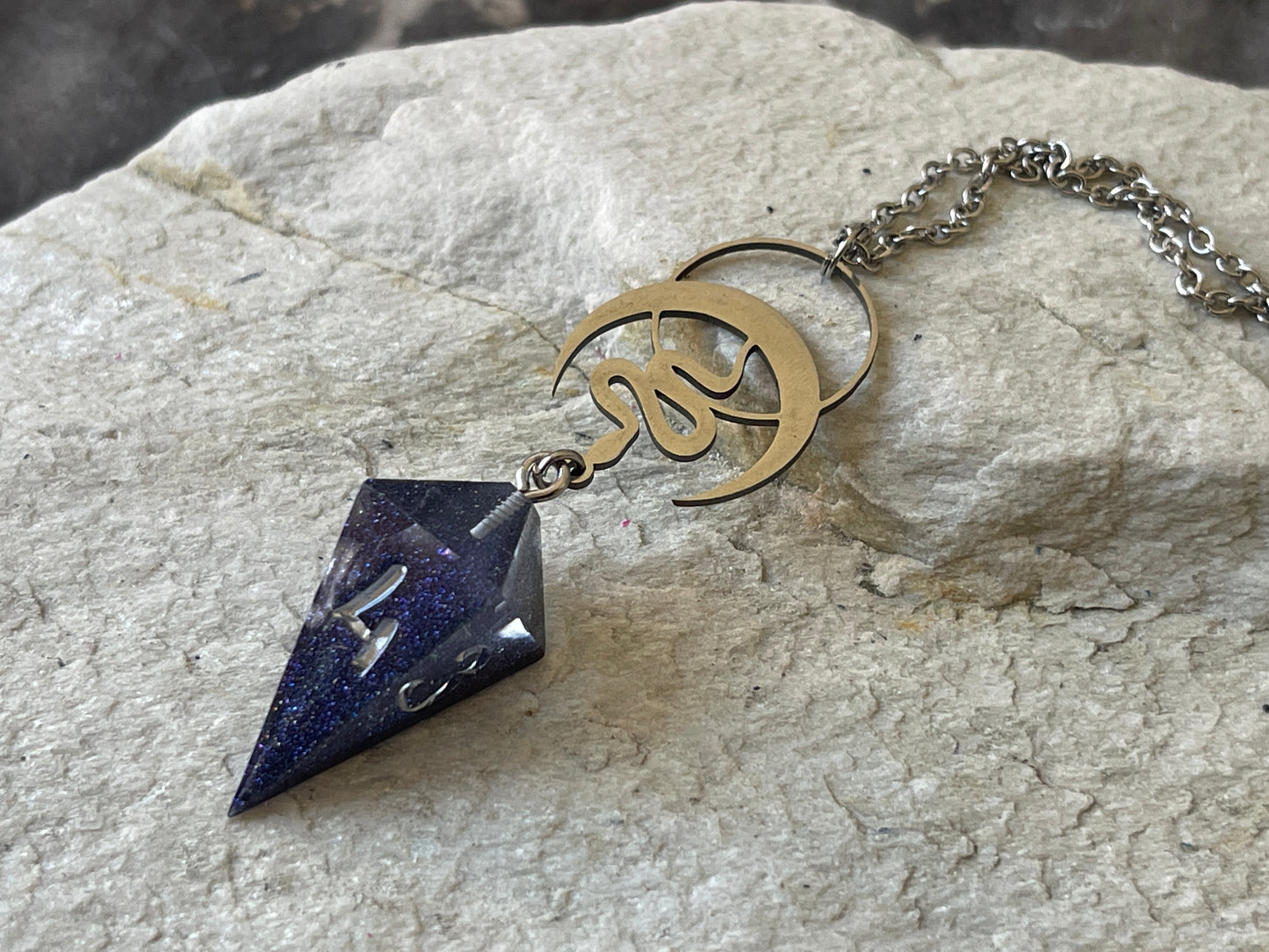 Lunar Snakes Shard D4 die necklace (silver-transparent purple)