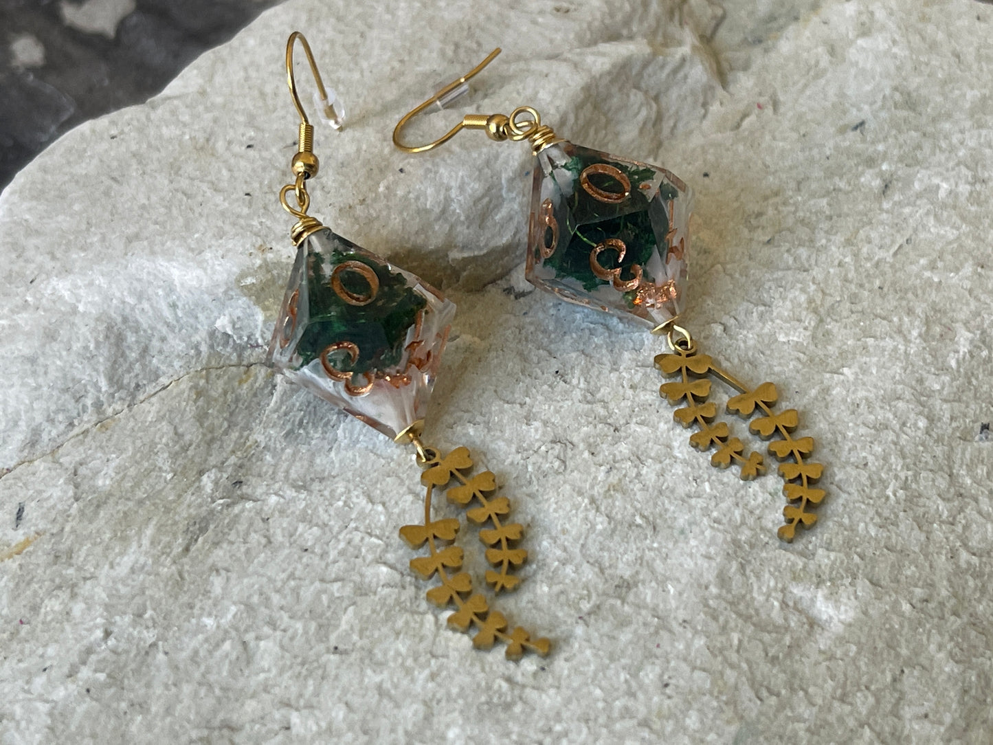 Misty Bloom D10 Earrings (gold-green and white)