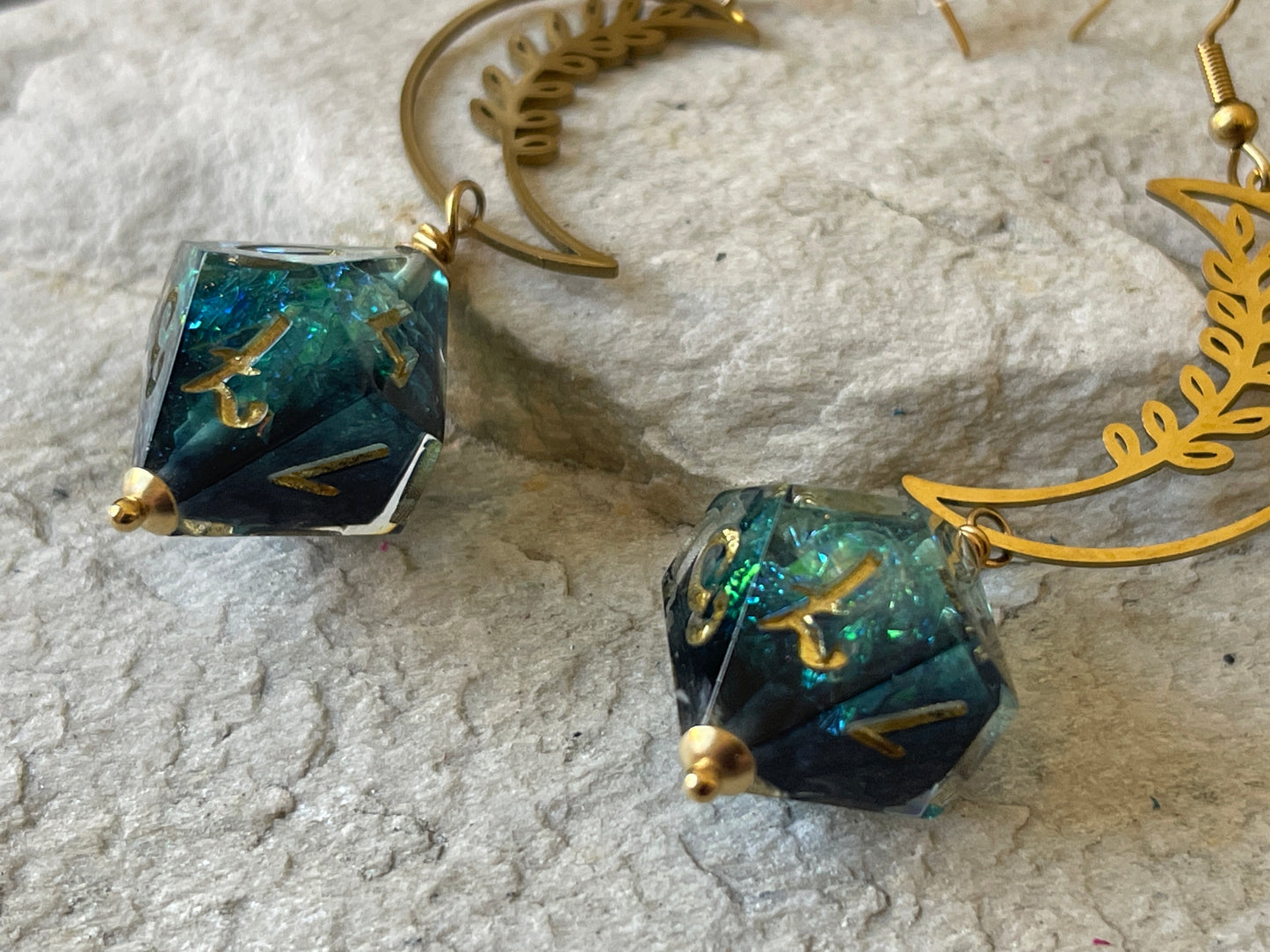 Blooming Moon D10 dice Earrings (gold-green)