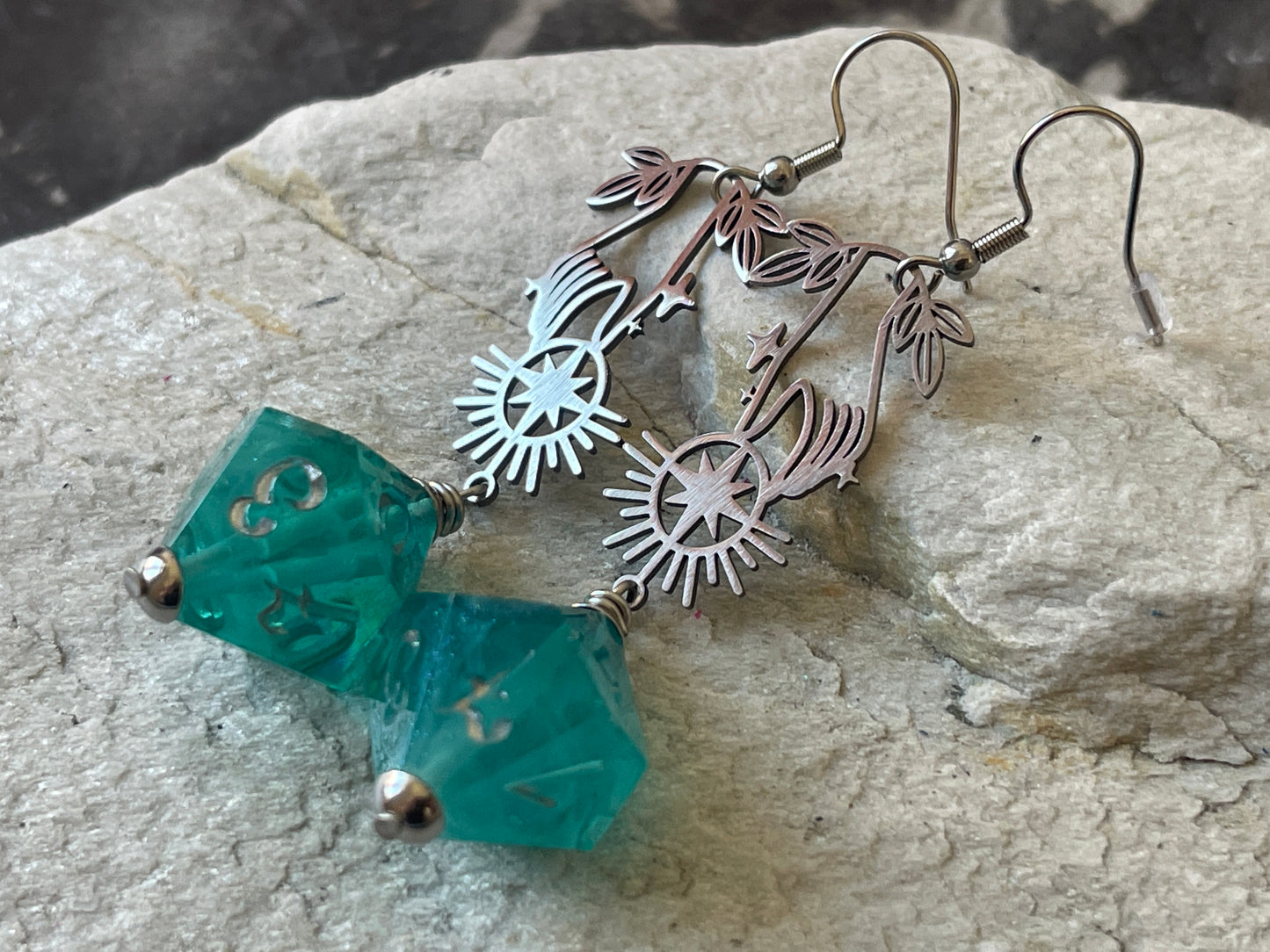 Magic D10 Earrings (silver-teal)