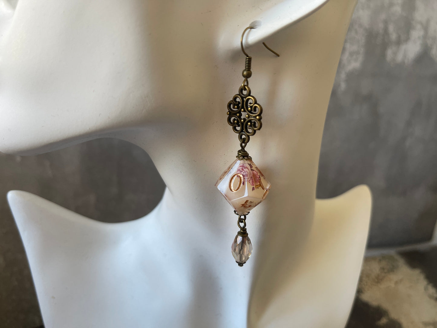 Vintage Wallpaper D10 Earrings (bronze-beige and pink)