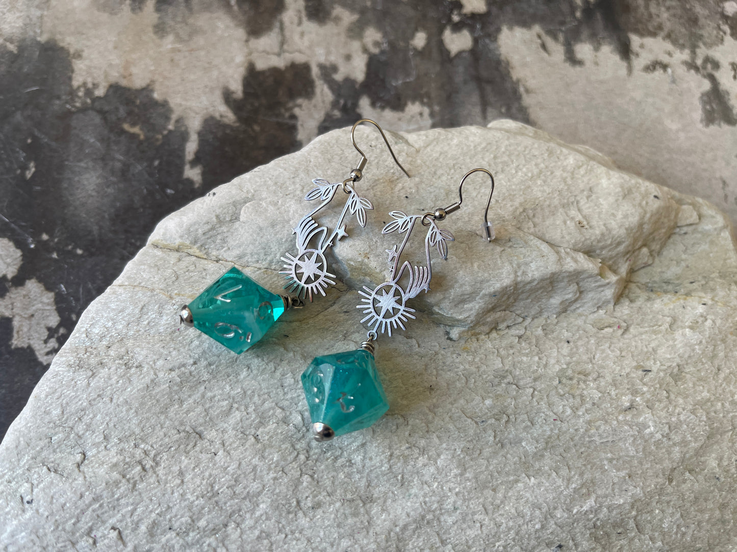Magic D10 Earrings (silver-teal)