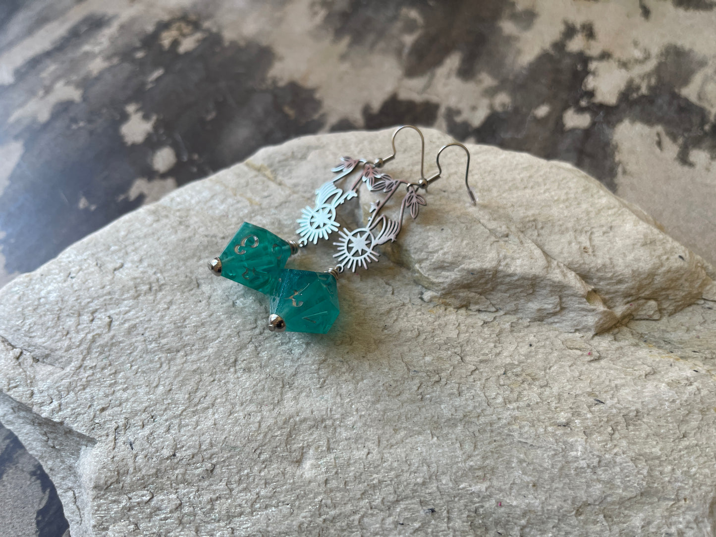 Magic D10 Earrings (silver-teal)