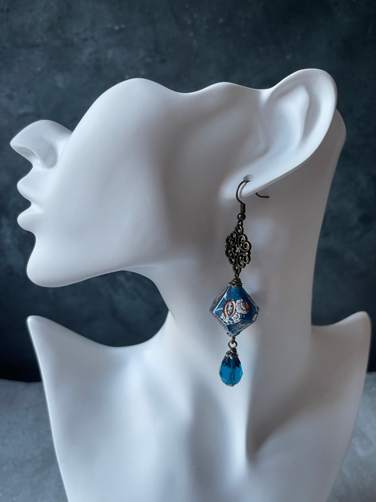 Rococo D10 Earrings (blue)