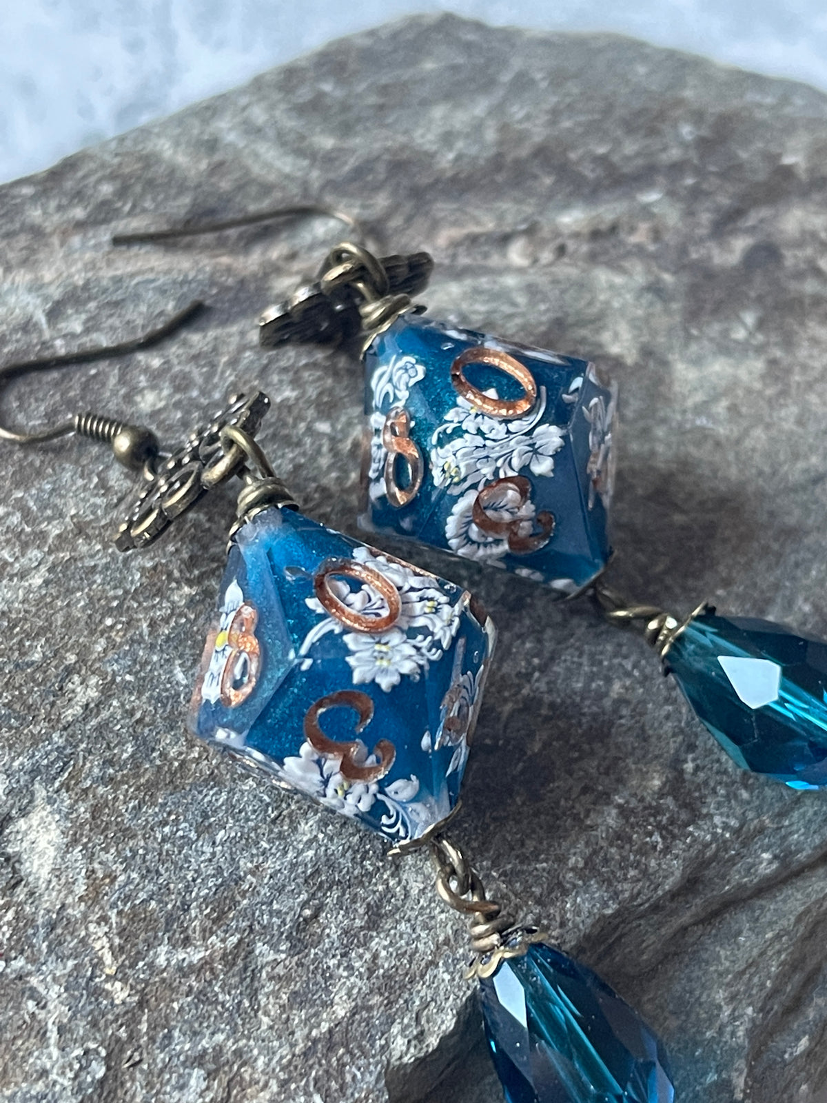 Rococo D10 Earrings (blue)