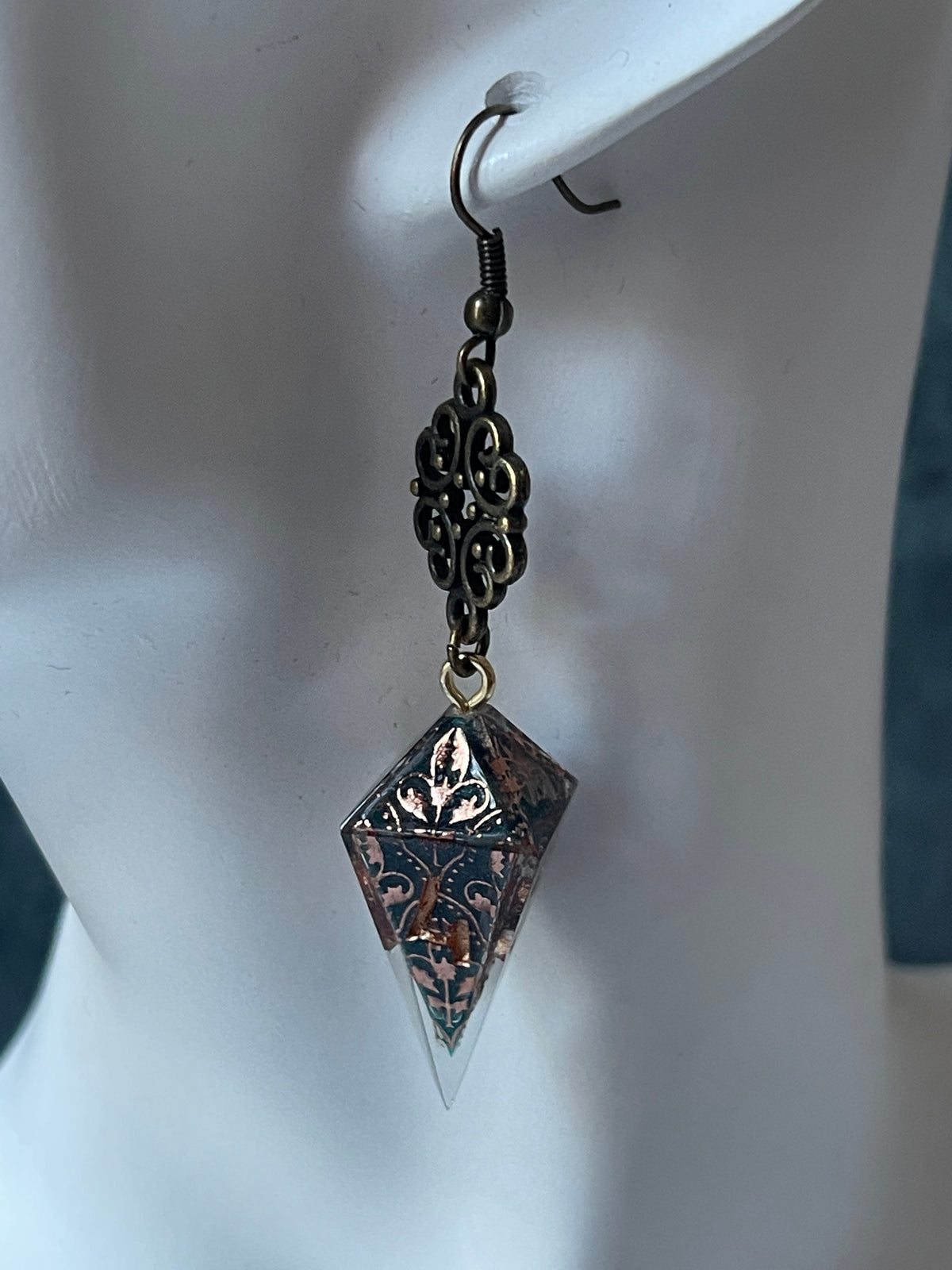 Carmilla D4 dice earrings