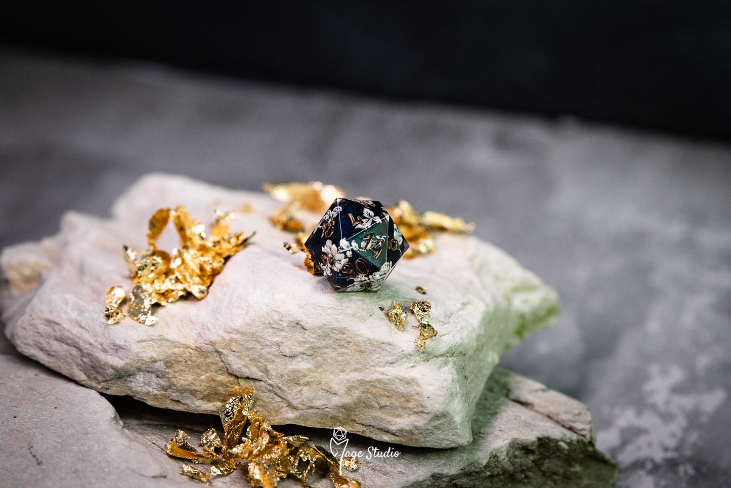 Rococo single D20 handmade resin dice