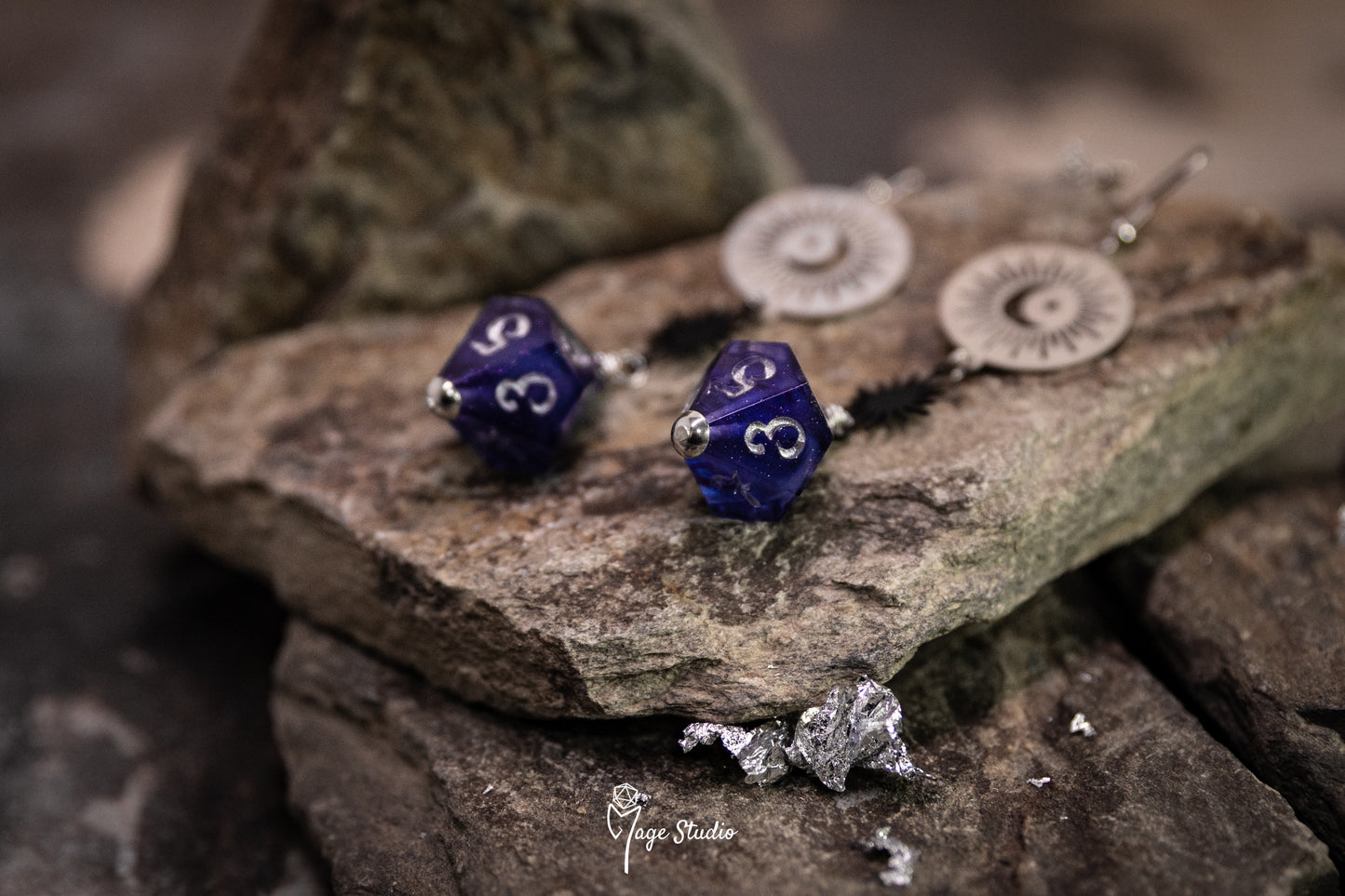 Solar Eclipse D10 earrings (purple)