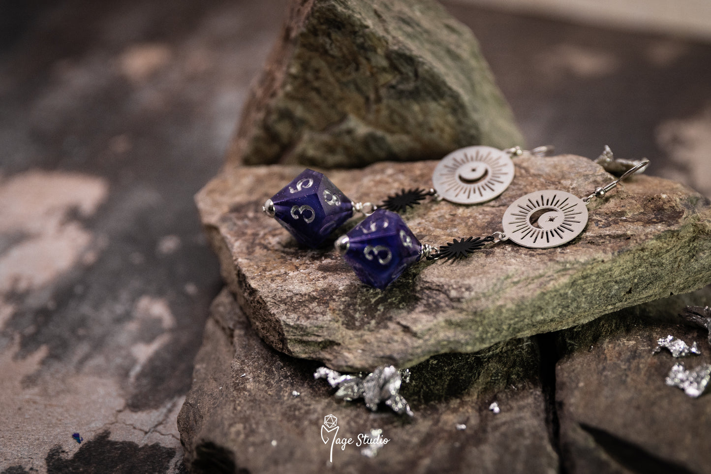 Solar Eclipse D10 earrings (purple)