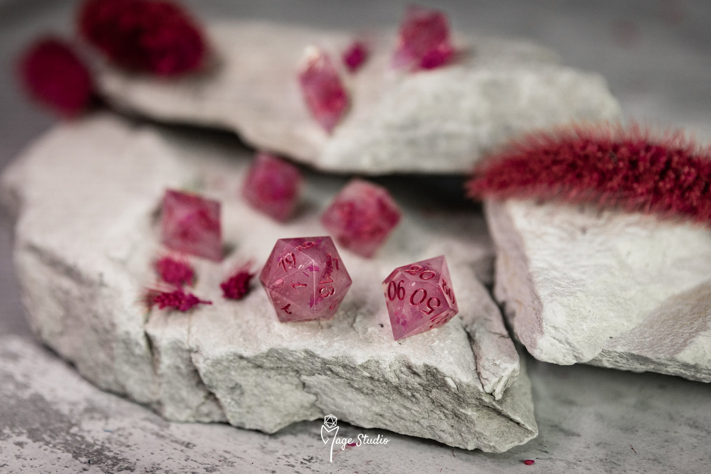 Pink Bloom dice set  (7pcs) alternative shapes