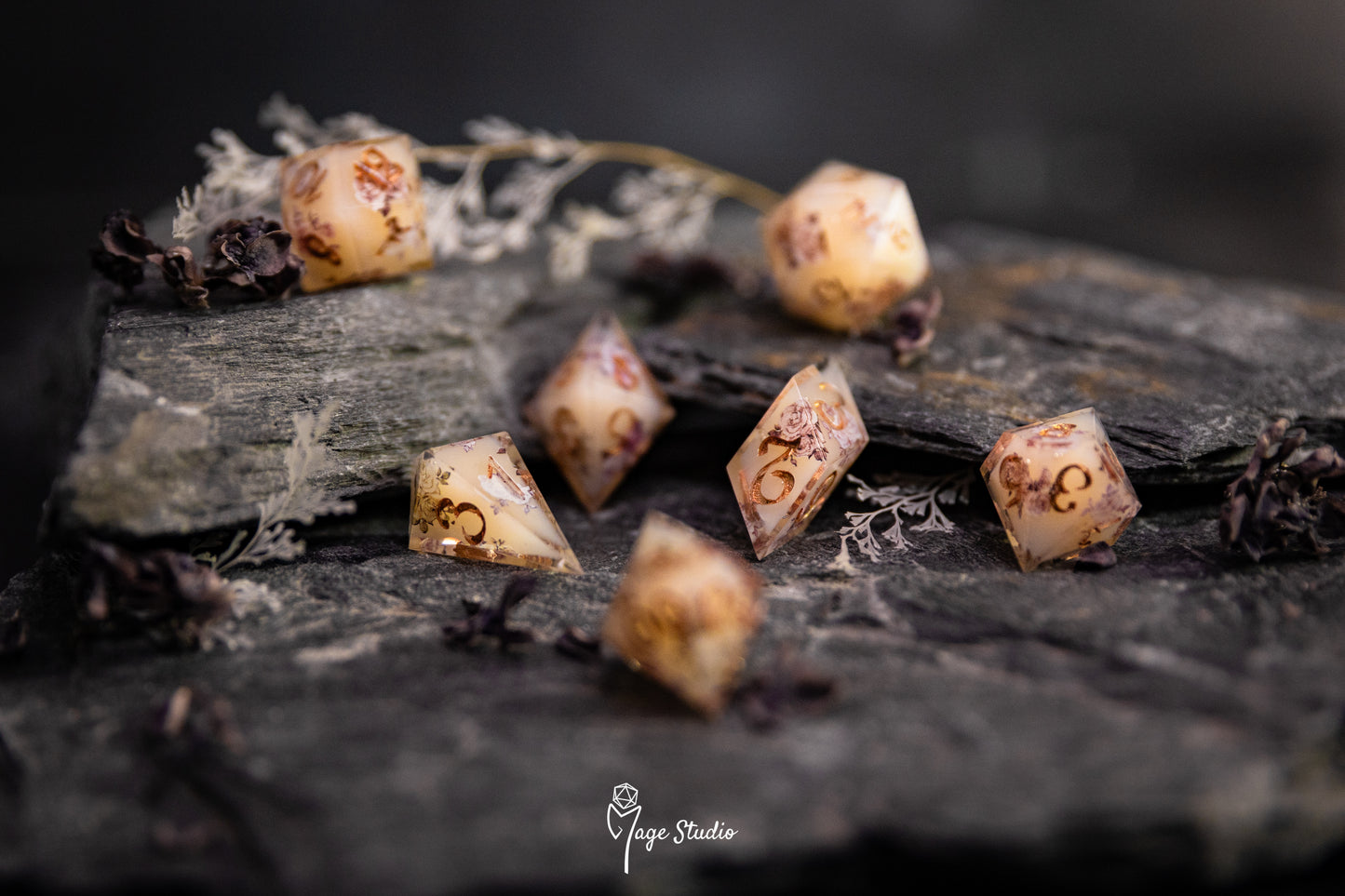 Vintage Wallpaper dice set (7pcs) alt shapes