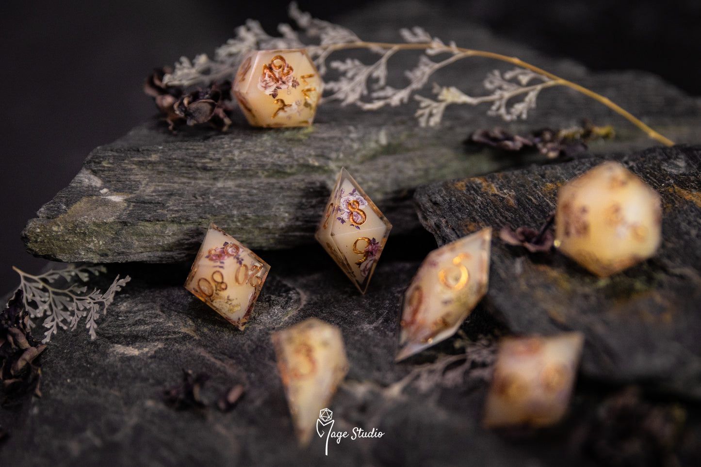 Vintage Wallpaper dice set (7pcs) alt shapes