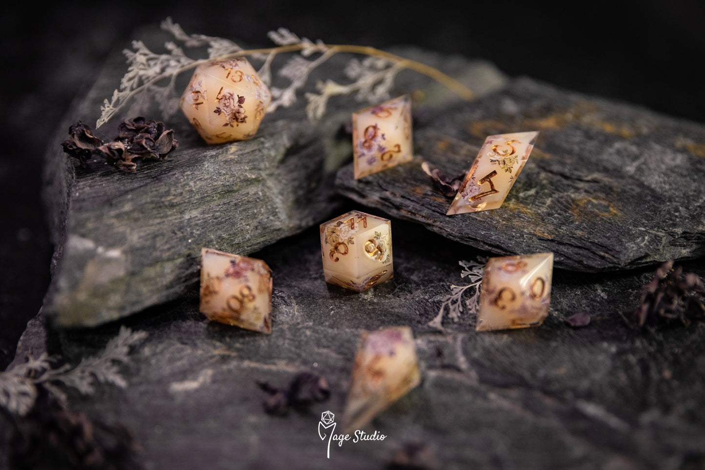 Vintage Wallpaper dice set (7pcs) alt shapes