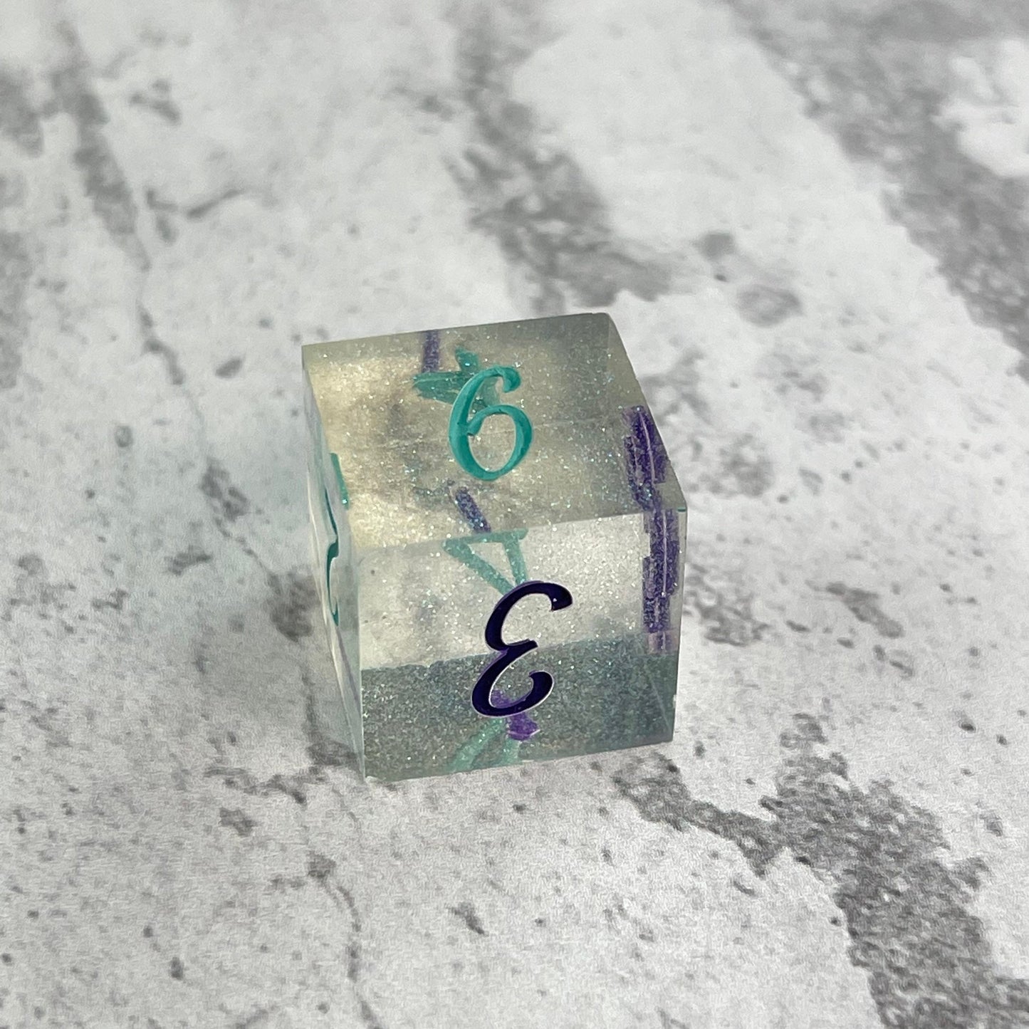 Vaporvawe - Handmade resin dice D6