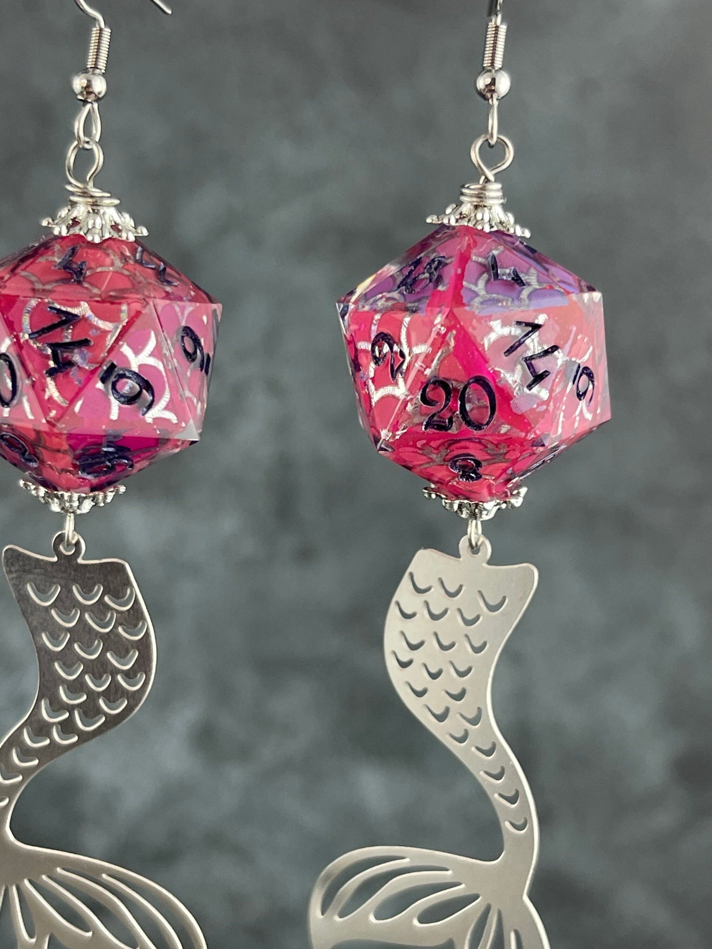 Mermaids D20 earrings pink